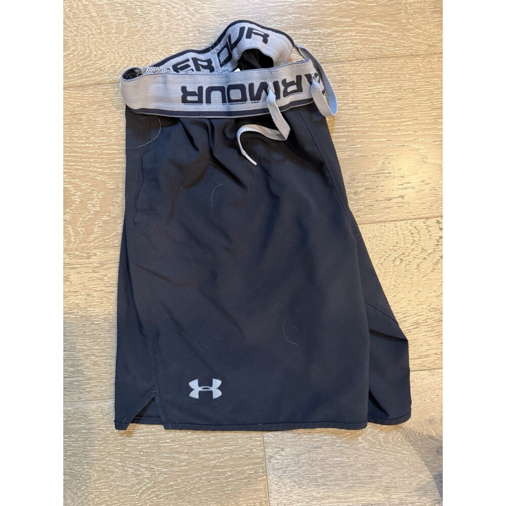 Under Armour Men's Black Athletic Mesh Shorts Size S Drawstring Waist Pockets